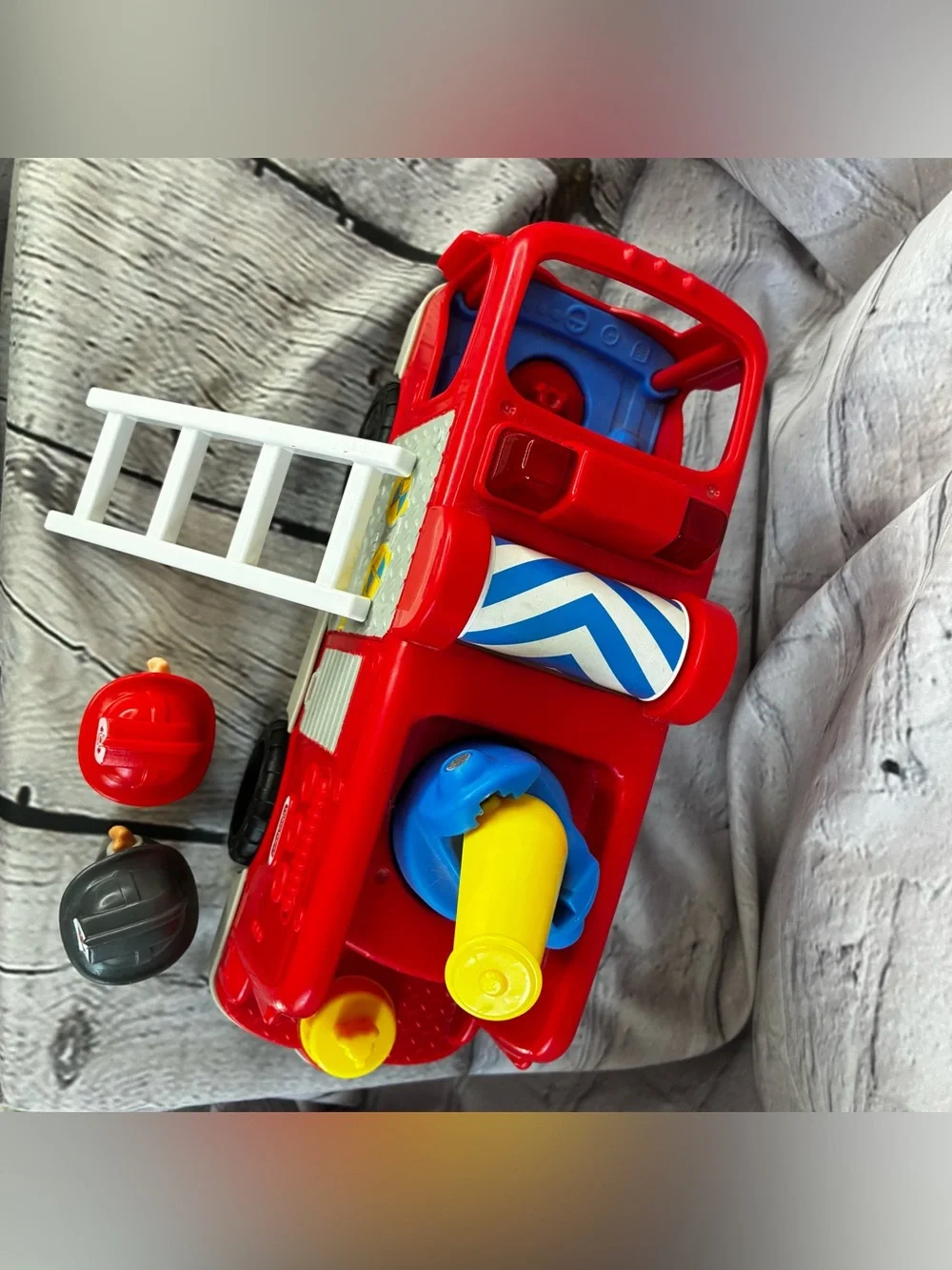 4 PC Fisher Price Little People Fire Truck Firemen Ladder Lights & Sounds GUC